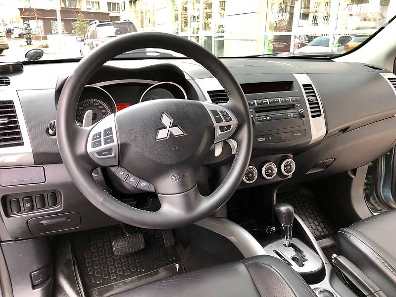 Внедорожник / Кроссовер Mitsubishi Outlander XL 2008 в Киеве