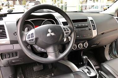 Позашляховик / Кросовер Mitsubishi Outlander XL 2008 в 