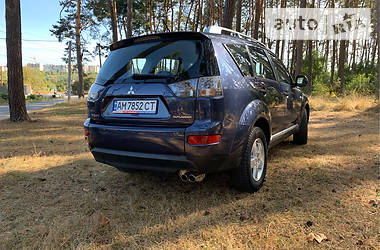 Позашляховик / Кросовер Mitsubishi Outlander XL 2009 в 