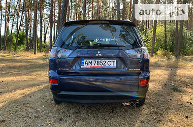 Позашляховик / Кросовер Mitsubishi Outlander XL 2009 в 