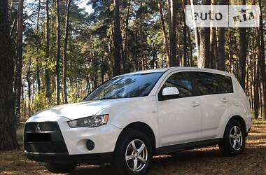 Внедорожник / Кроссовер Mitsubishi Outlander XL 2010 в Чернигове