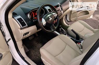 Позашляховик / Кросовер Mitsubishi Outlander XL 2008 в 