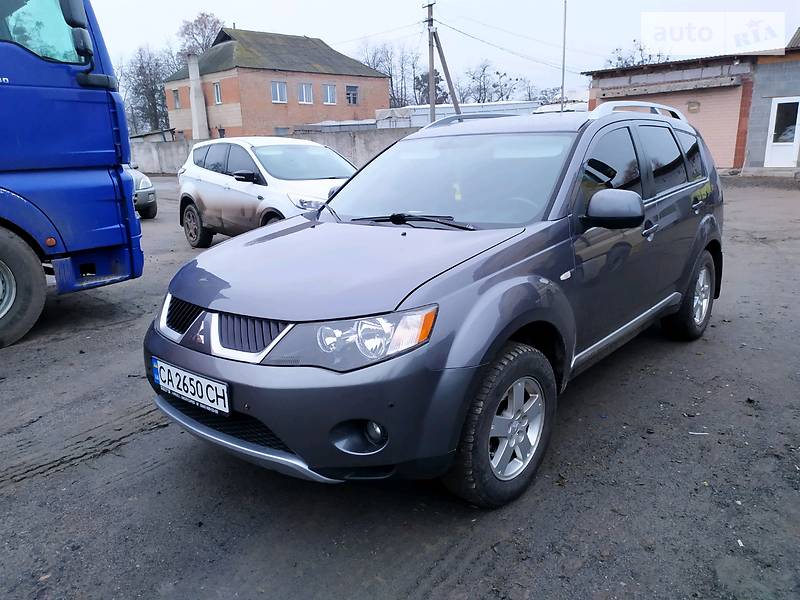 Внедорожник / Кроссовер Mitsubishi Outlander XL 2008 в Катеринополе