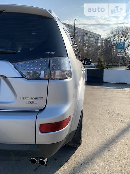 Позашляховик / Кросовер Mitsubishi Outlander XL 2007 в Дніпрі