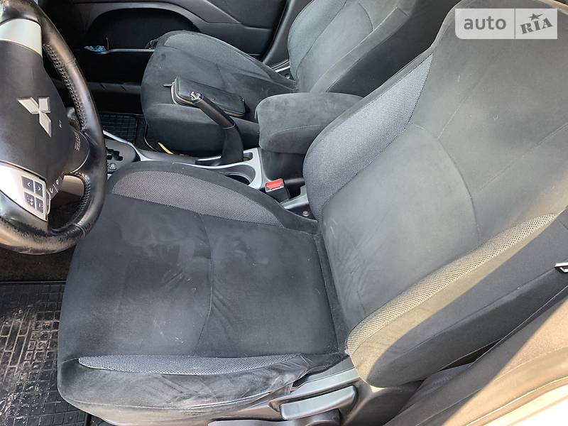 Позашляховик / Кросовер Mitsubishi Outlander XL 2007 в Дніпрі