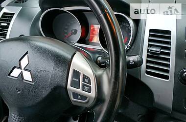 Позашляховик / Кросовер Mitsubishi Outlander XL 2008 в 