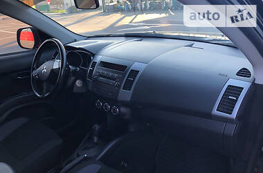 Внедорожник / Кроссовер Mitsubishi Outlander XL 2011 в Херсоне