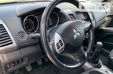 Позашляховик / Кросовер Mitsubishi Outlander XL 2010 в 