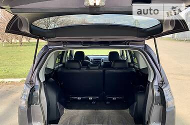 Позашляховик / Кросовер Mitsubishi Outlander XL 2010 в 