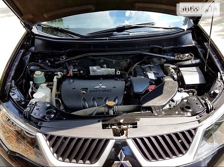 Позашляховик / Кросовер Mitsubishi Outlander XL 2008 в Полтаві
