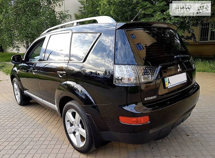 Позашляховик / Кросовер Mitsubishi Outlander XL 2008 в Полтаві
