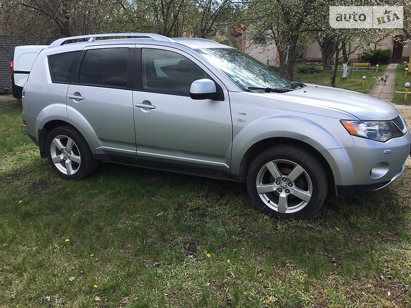 Позашляховик / Кросовер Mitsubishi Outlander XL 2007 в Дніпрі