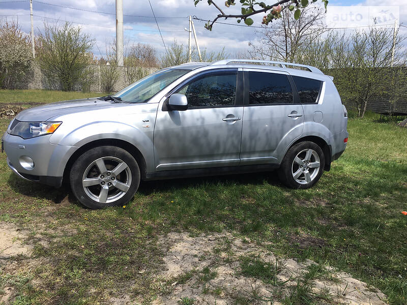 Позашляховик / Кросовер Mitsubishi Outlander XL 2007 в Дніпрі