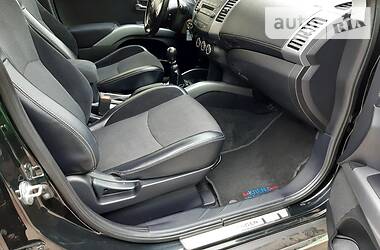 Внедорожник / Кроссовер Mitsubishi Outlander XL 2010 в 