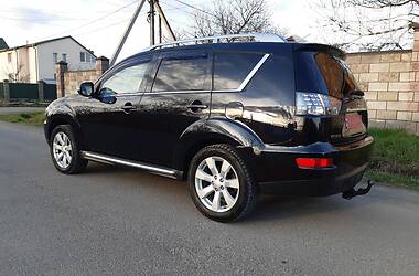Внедорожник / Кроссовер Mitsubishi Outlander XL 2010 в 