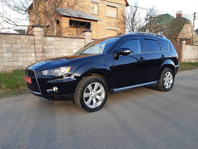Внедорожник / Кроссовер Mitsubishi Outlander XL 2010 в 