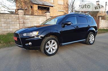 Внедорожник / Кроссовер Mitsubishi Outlander XL 2010 в 