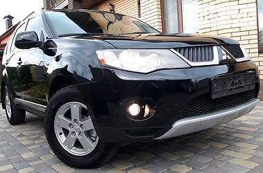 Позашляховик / Кросовер Mitsubishi Outlander XL 2009 в 