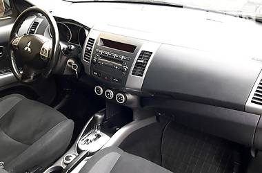 Позашляховик / Кросовер Mitsubishi Outlander XL 2009 в 