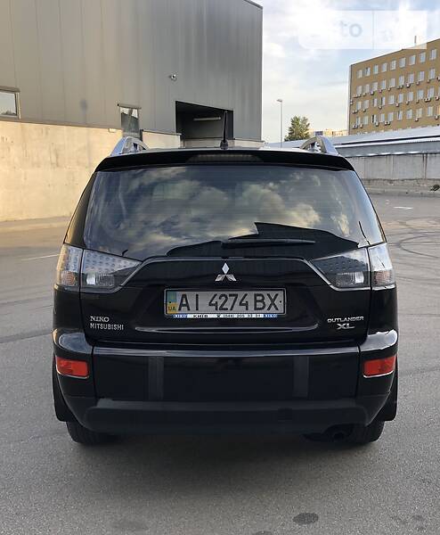 Позашляховик / Кросовер Mitsubishi Outlander XL 2008 в Києві