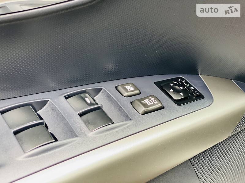 Позашляховик / Кросовер Mitsubishi Outlander XL 2008 в Кам'янському