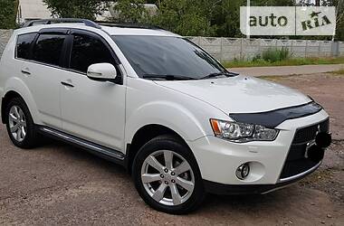 Внедорожник / Кроссовер Mitsubishi Outlander XL 2011 в Чернигове