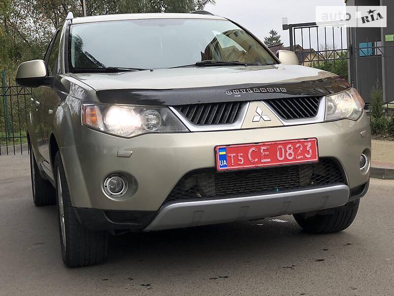 Позашляховик / Кросовер Mitsubishi Outlander XL 2007 в Луцьку