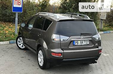 Внедорожник / Кроссовер Mitsubishi Outlander XL 2011 в Львове