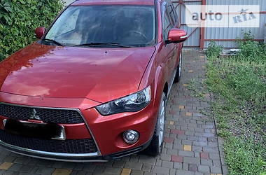 Позашляховик / Кросовер Mitsubishi Outlander XL 2012 в Одесі