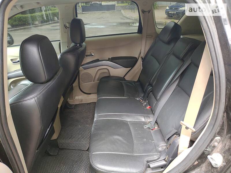 Внедорожник / Кроссовер Mitsubishi Outlander XL 2008 в Киеве