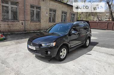 Позашляховик / Кросовер Mitsubishi Outlander XL 2010 в Кривому Розі