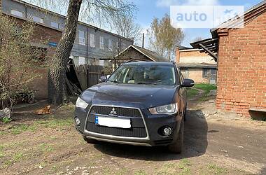 Внедорожник / Кроссовер Mitsubishi Outlander XL 2010 в Полтаве