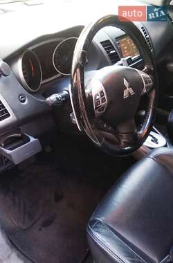 Внедорожник / Кроссовер Mitsubishi Outlander XL 2008 в 
