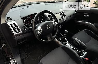 Внедорожник / Кроссовер Mitsubishi Outlander XL 2012 в 