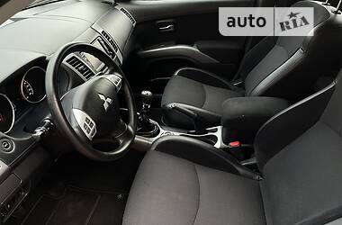 Внедорожник / Кроссовер Mitsubishi Outlander XL 2012 в 