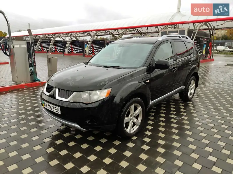 Mitsubishi Outlander XL