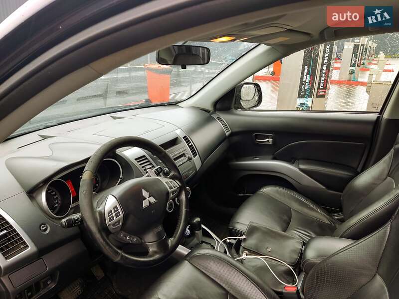 Внедорожник / Кроссовер Mitsubishi Outlander XL 2007 в Харькове