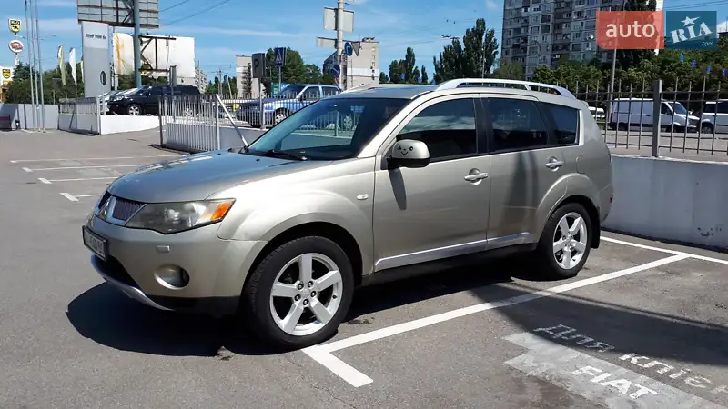 Mitsubishi Outlander XL