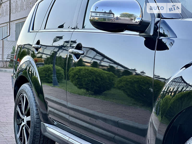 Внедорожник / Кроссовер Mitsubishi Outlander XL 2011 в Стрые