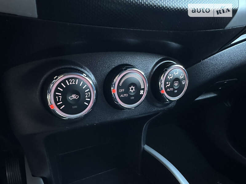 Внедорожник / Кроссовер Mitsubishi Outlander XL 2011 в Стрые