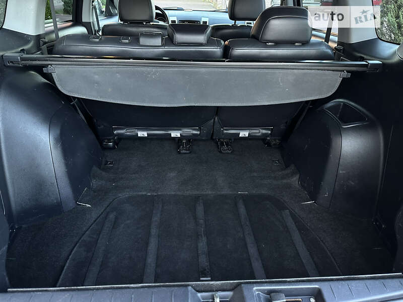 Внедорожник / Кроссовер Mitsubishi Outlander XL 2011 в Стрые