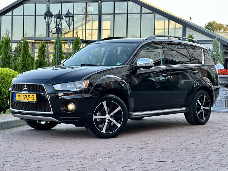 Внедорожник / Кроссовер Mitsubishi Outlander XL 2011 в Стрые