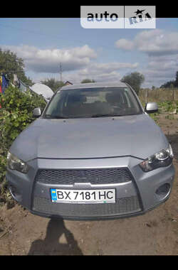 Позашляховик / Кросовер Mitsubishi Outlander XL 2010 в Полонному