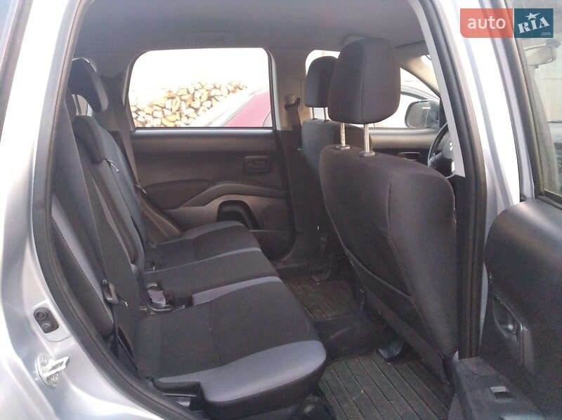 Позашляховик / Кросовер Mitsubishi Outlander XL 2010 в Полонному фото 11 Позашляховик / Кросовер Mitsubishi Outlander XL 2010 в Полонному