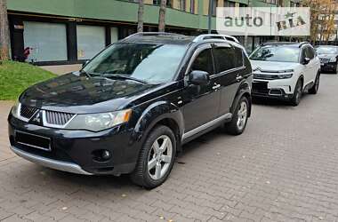 Позашляховик / Кросовер Mitsubishi Outlander XL 2008 в Бучі