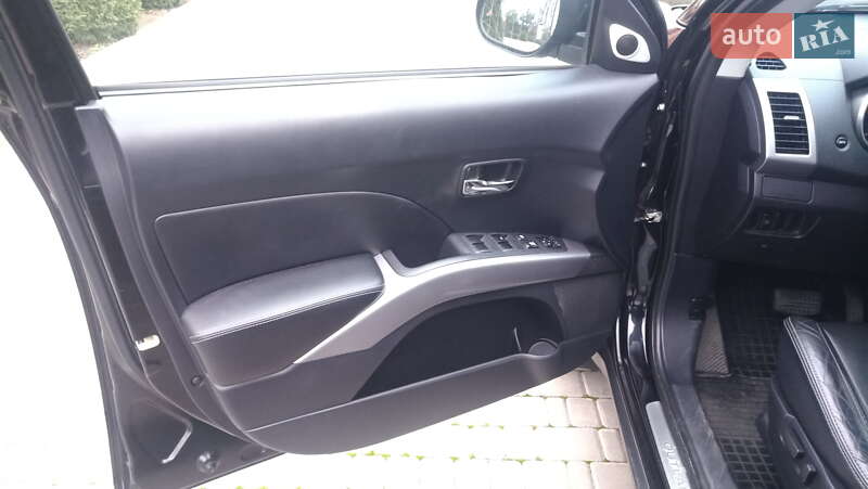 Позашляховик / Кросовер Mitsubishi Outlander XL 2008 в Чорноморську