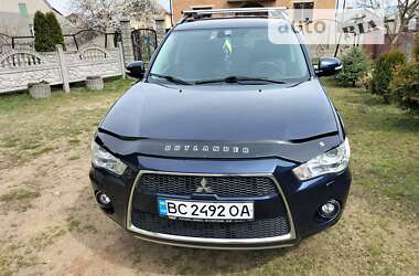 Внедорожник / Кроссовер Mitsubishi Outlander XL 2011 в Львове