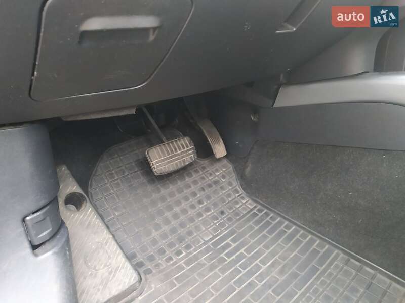 Внедорожник / Кроссовер Mitsubishi Outlander XL 2010 в Боярке