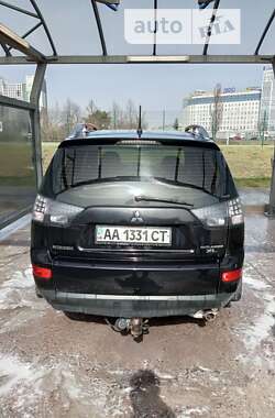 Позашляховик / Кросовер Mitsubishi Outlander XL 2007 в Києві