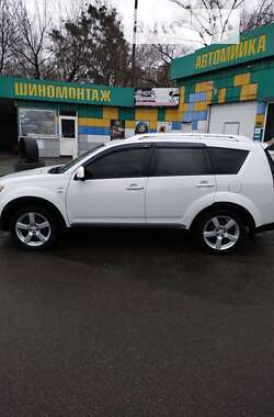 Позашляховик / Кросовер Mitsubishi Outlander XL 2008 в Херсоні